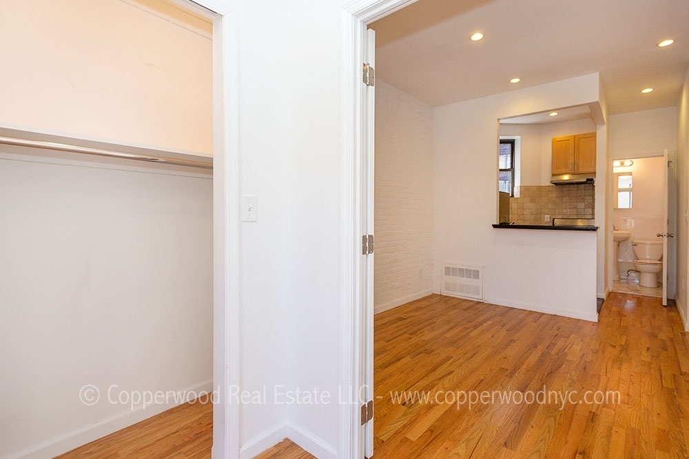 430 East 89th Street - Photo 9