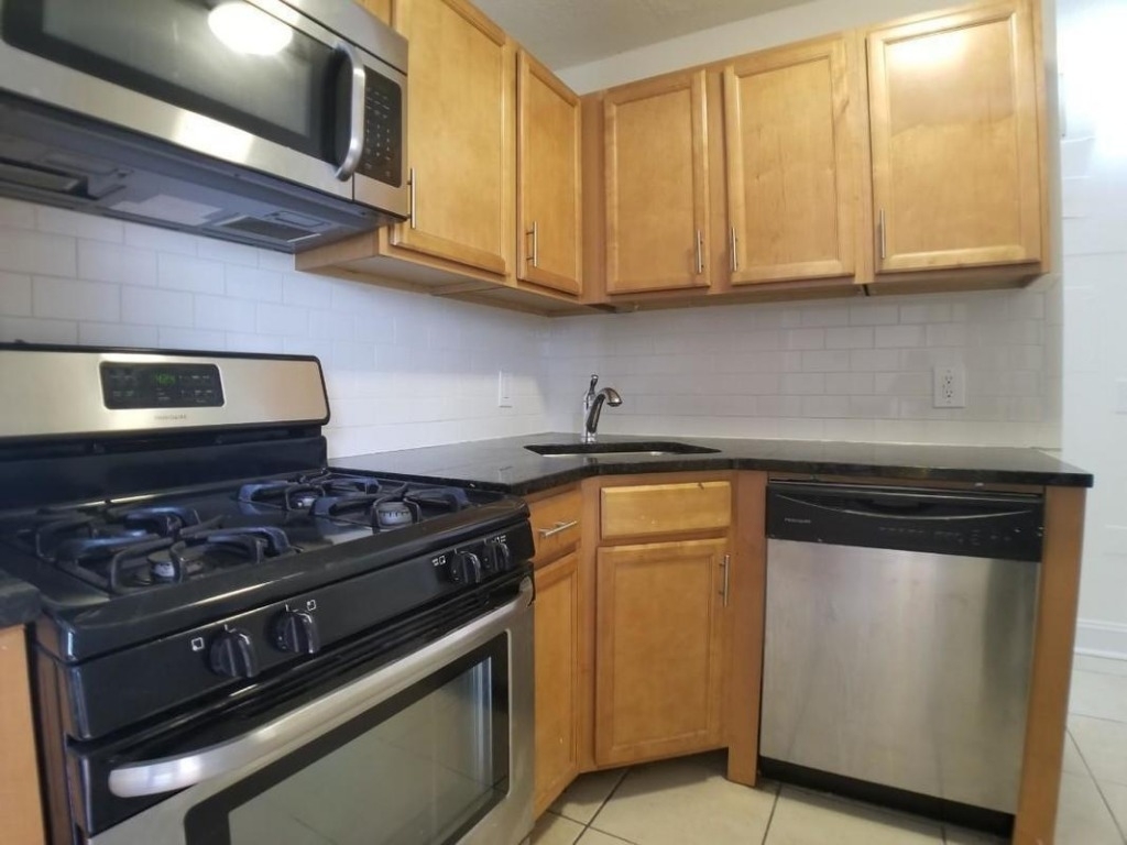 420 E 102nd - Photo 1