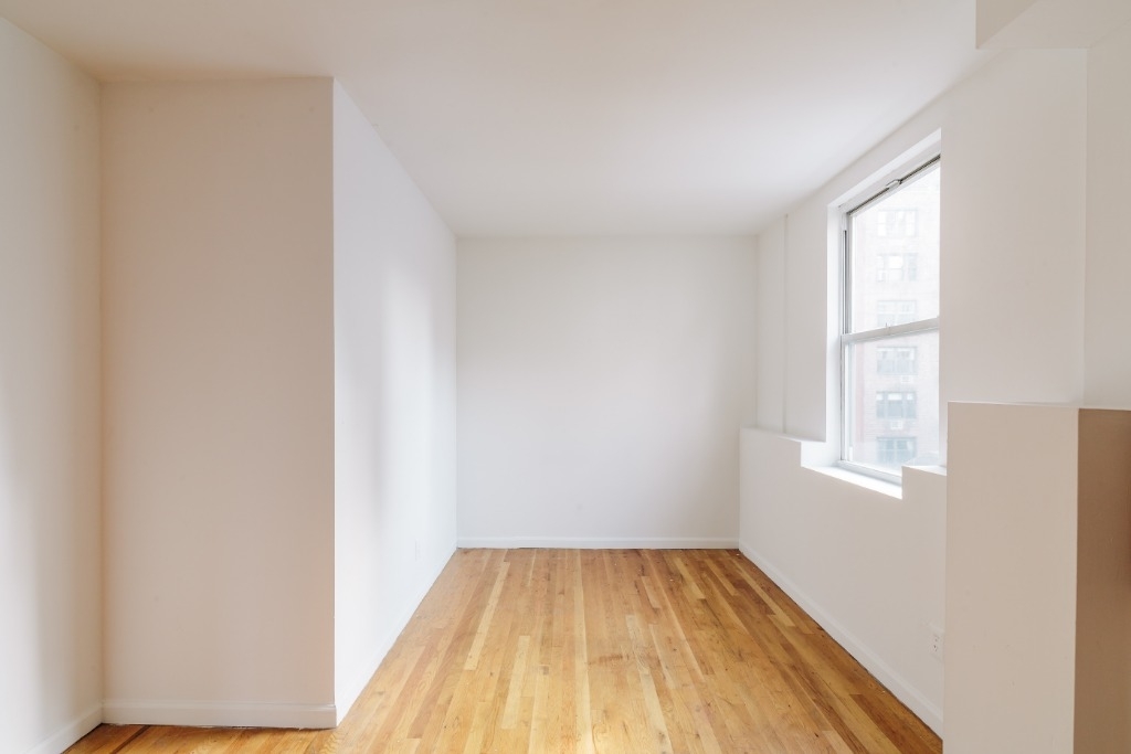 232 East 74th Street - Photo 4