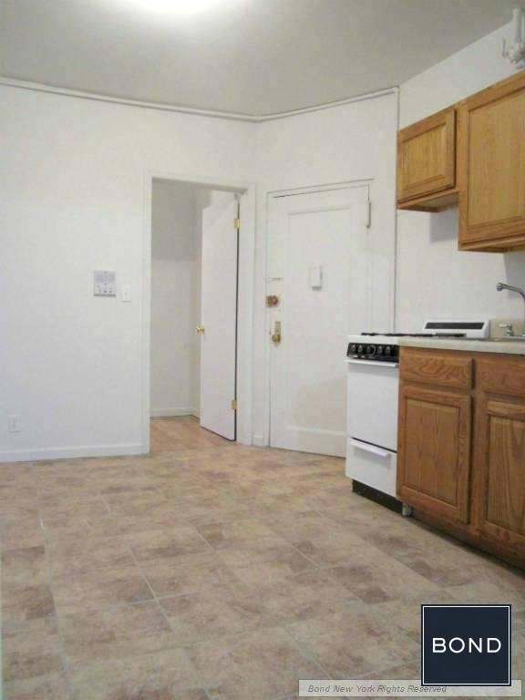 520 E 11th St. - Photo 2