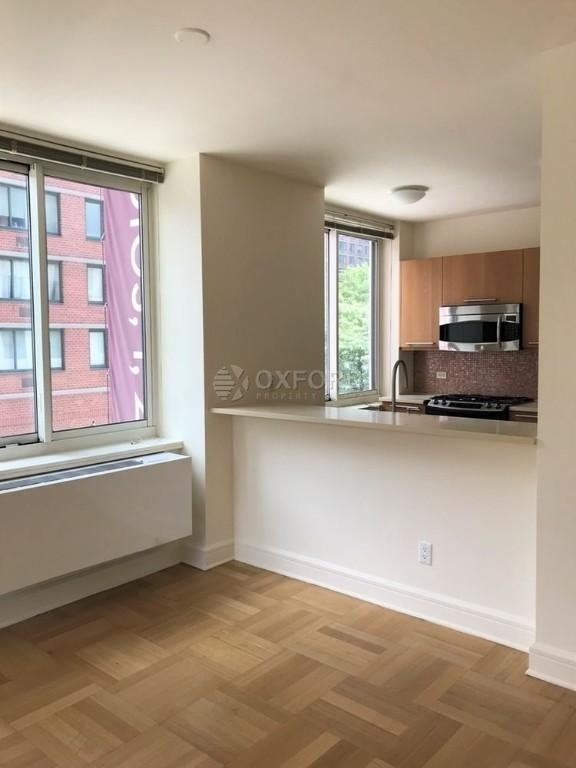 400 W 63 St. - Photo 2