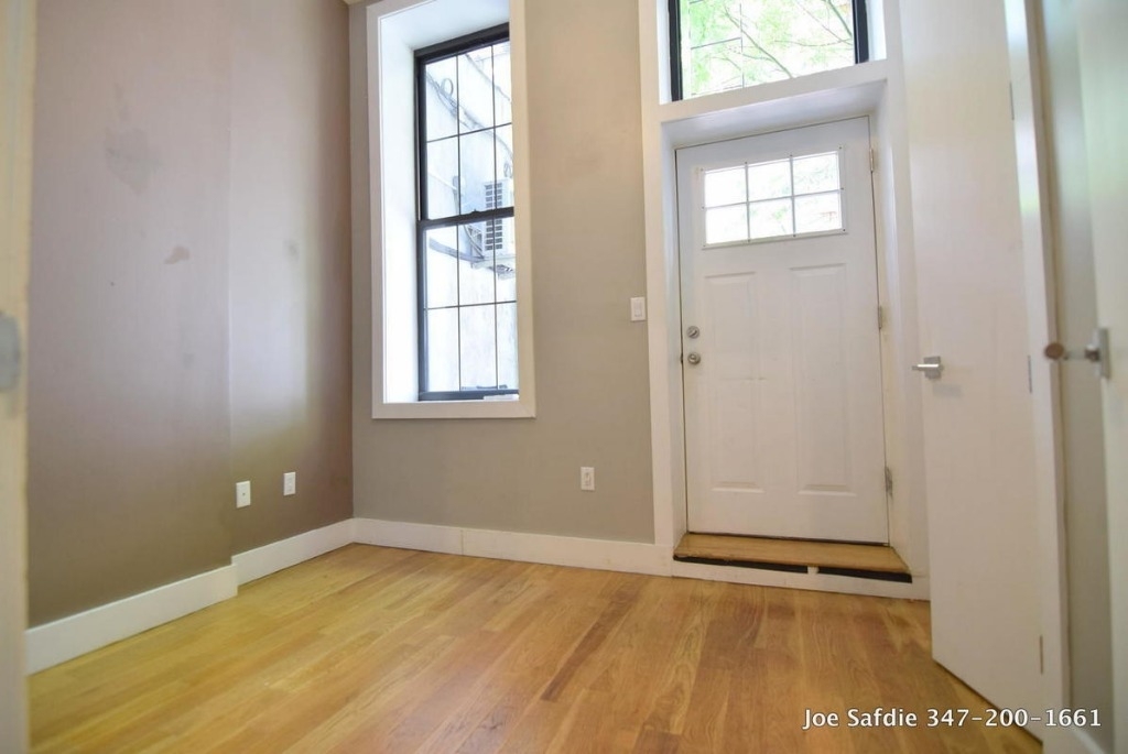 139 Essex Street  - Photo 3