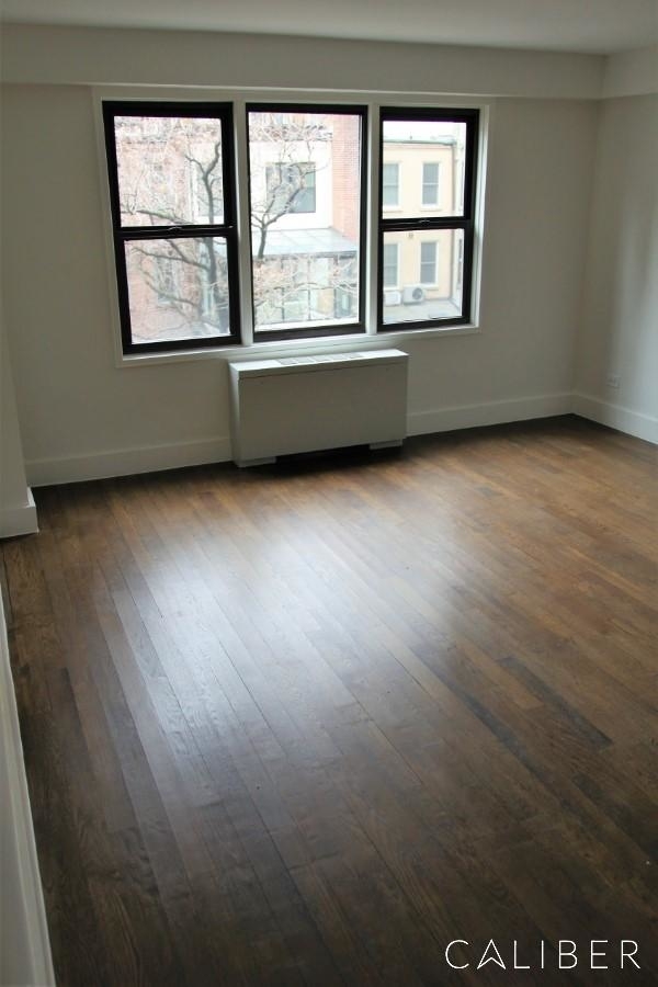 East 63rd Street - Photo 8