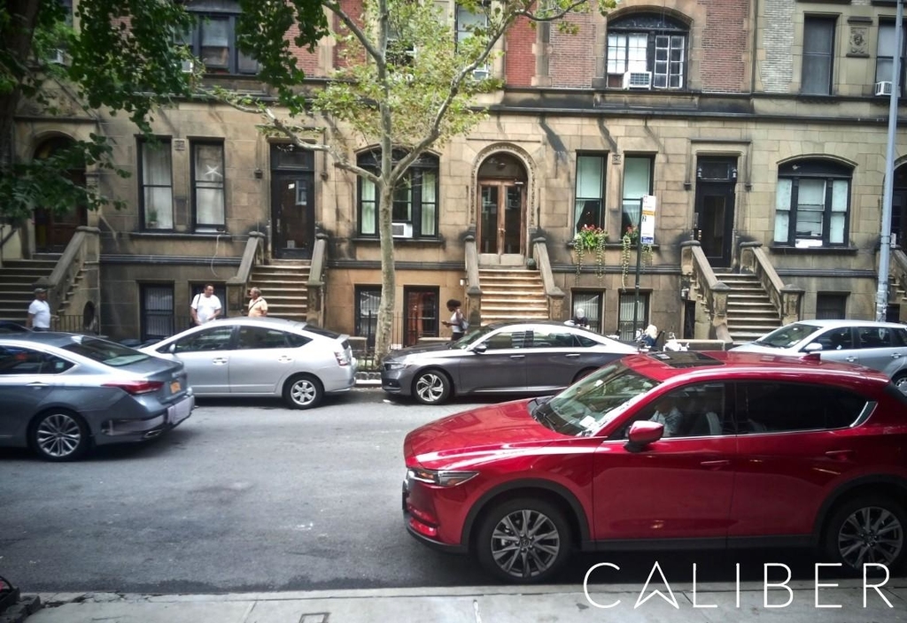 West 73rd Street - Photo 6