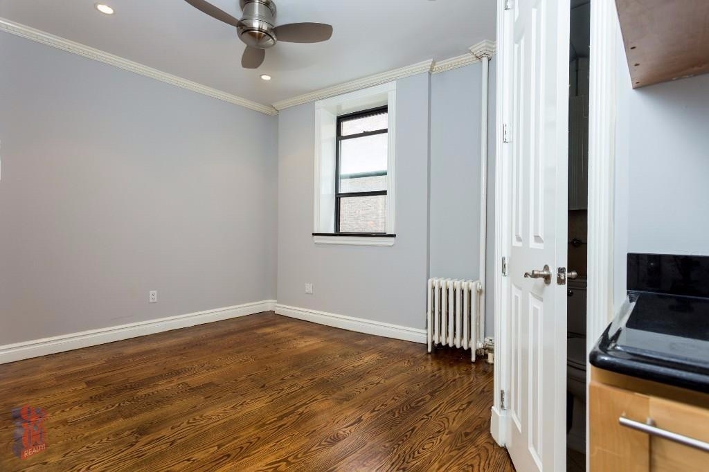 326 E 35th - Photo 2