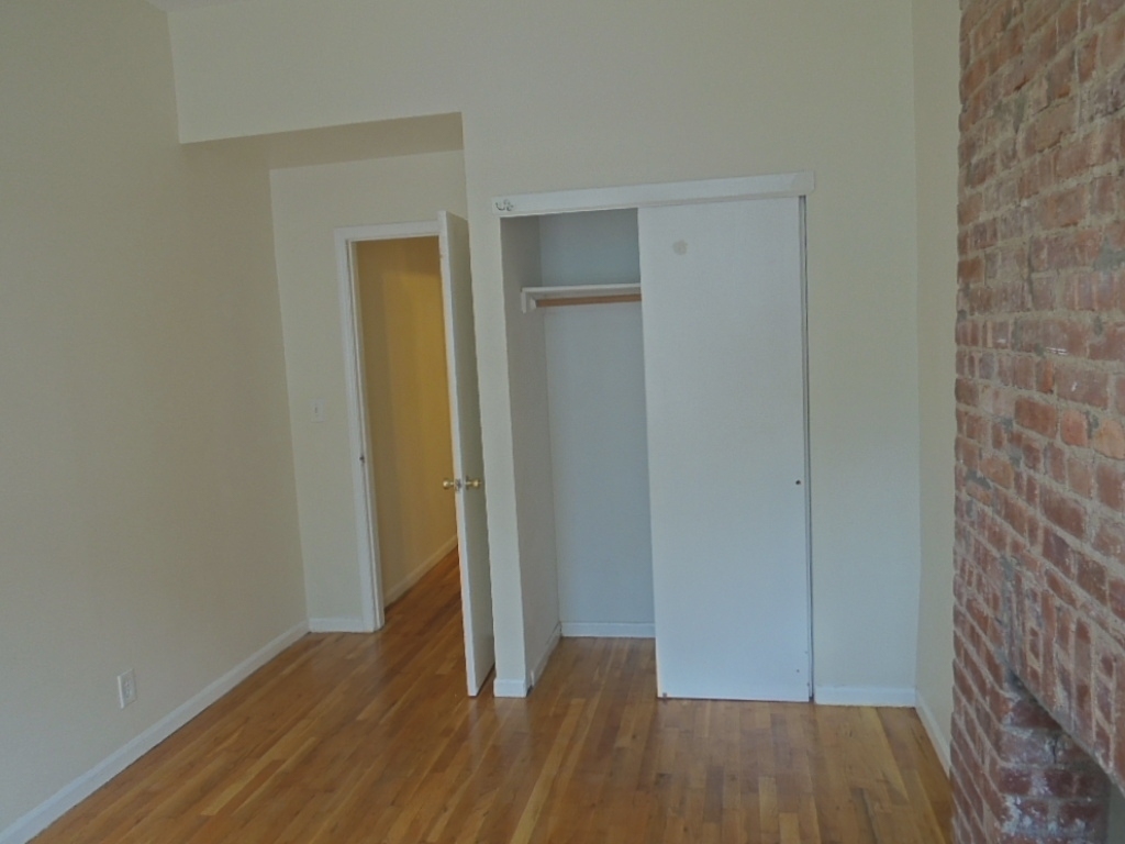 687 Lincoln Place - Photo 5