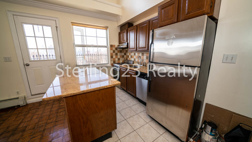 25-66 12th Street, Astoria, Ny 11102 - Photo 3