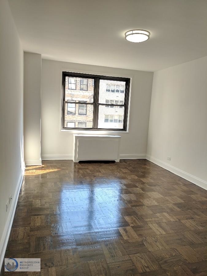 96 5th ave - Photo 4