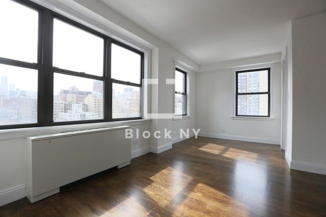 10 West 15th Street - Photo 1