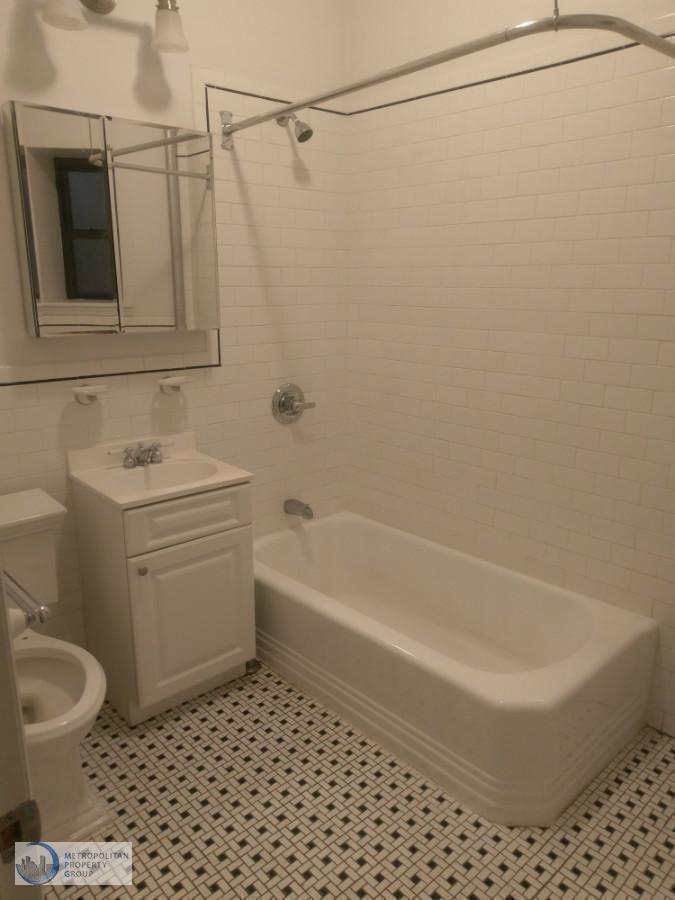 212 grand street - Photo 1