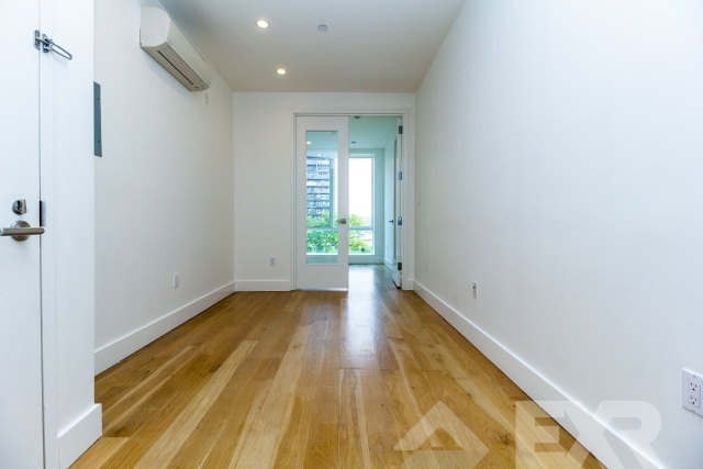 87 Montrose Avenue - Photo 1