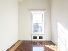 226 Hicks St - Photo 2