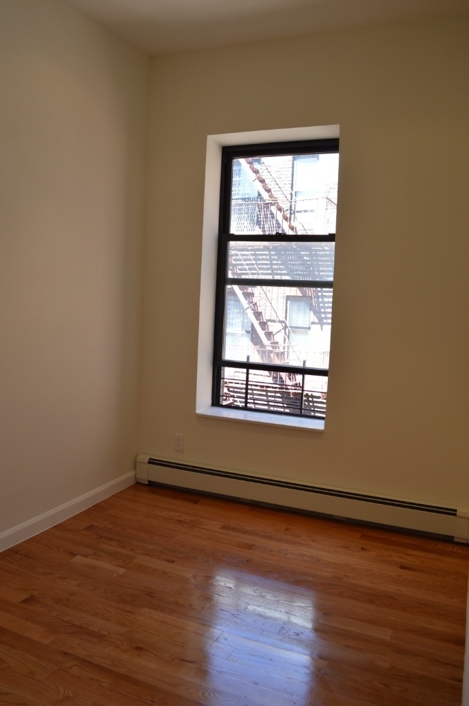 108th St. & Manhattan Ave - Penthouse Apt W/ Private Roof Deck - Elevator 3b2b - Photo 2