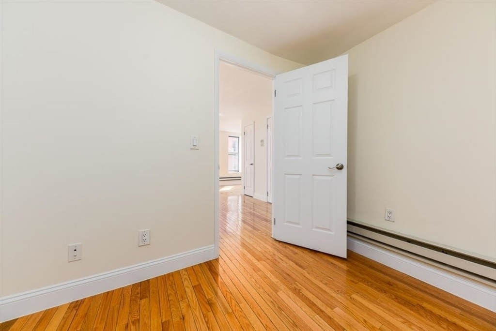 273 Mott Street - Photo 2