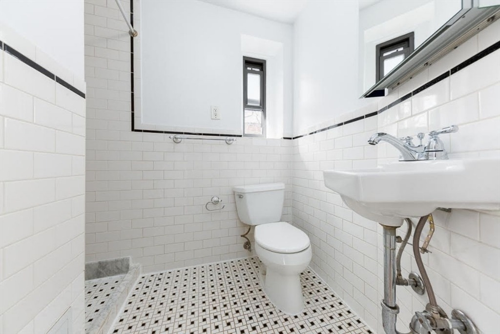 273 Mott Street - Photo 3