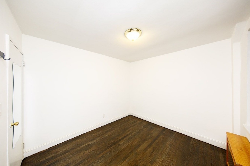 342 East 55th Street - Photo 1