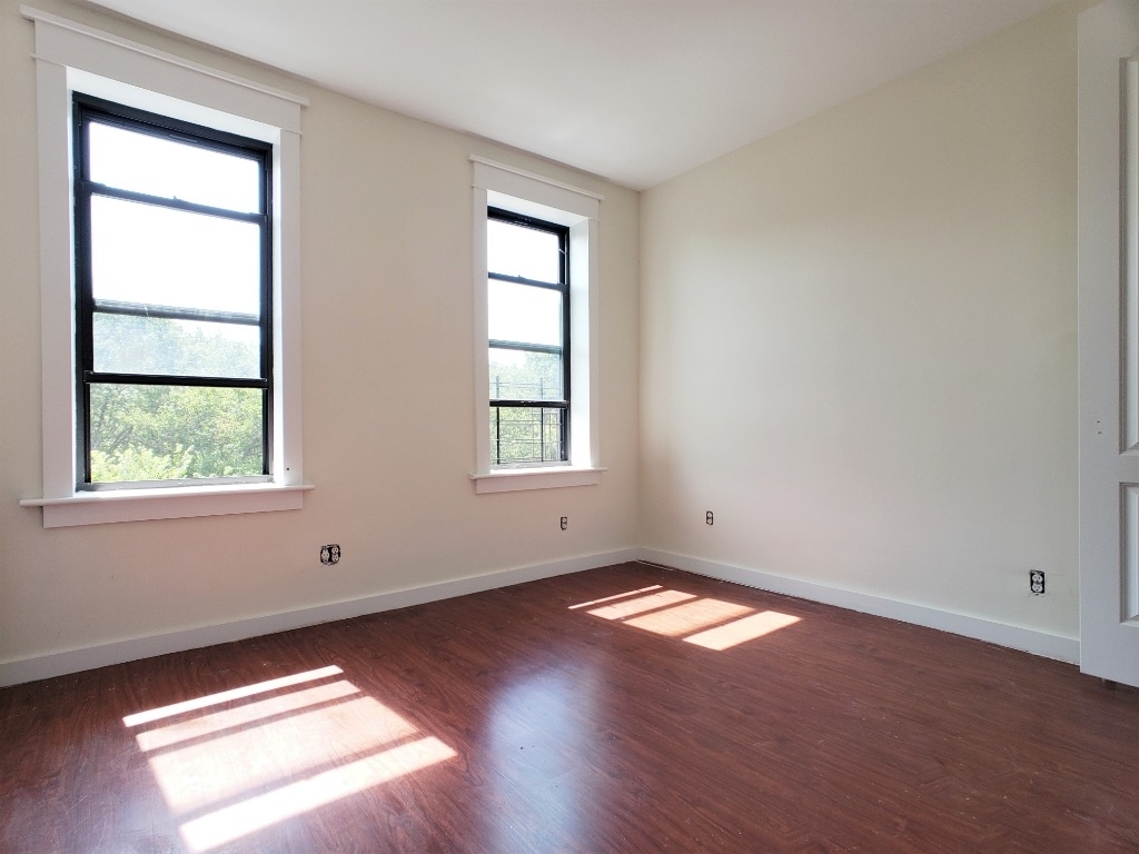 1308 Eastern Parkway - Photo 3