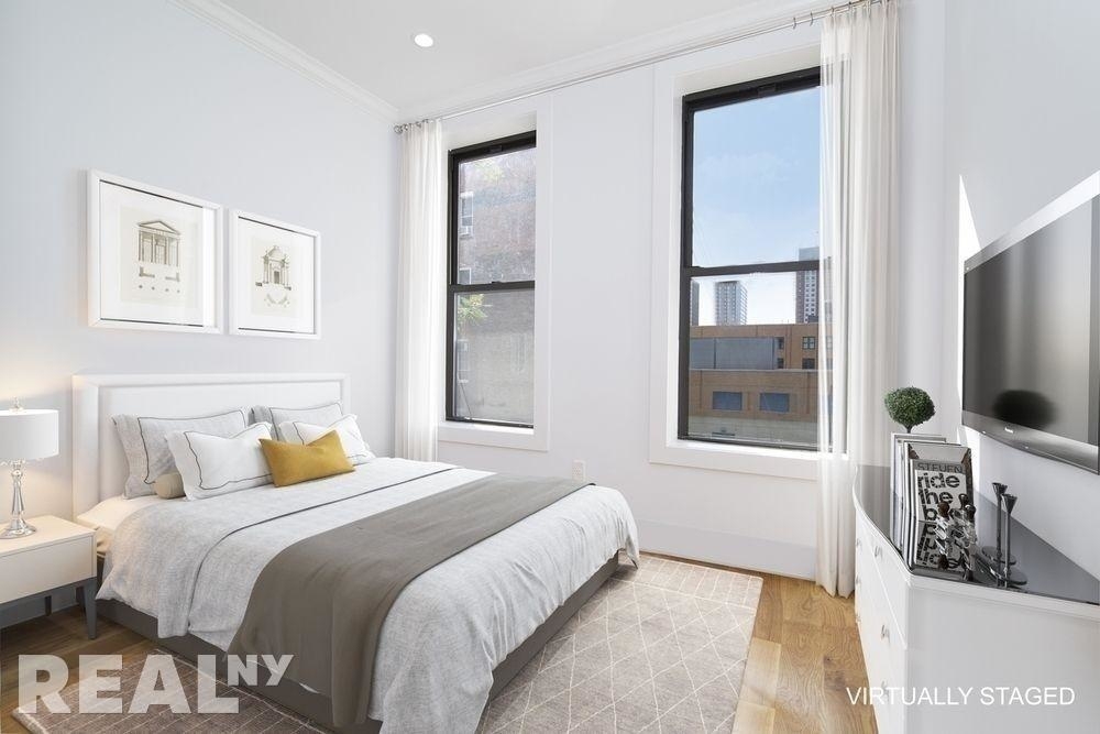 234 East 24th Street - Photo 4