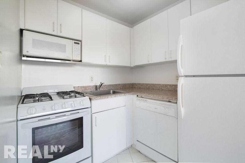 227 Mulberry St - Photo 3