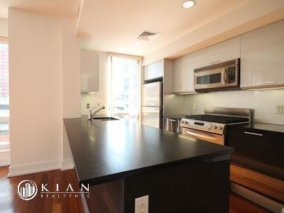 350 W 42nd St. - Photo 6