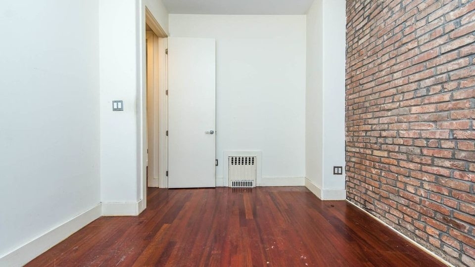 81 Bleecker St. Brooklyn, NY 11221 - Photo 6