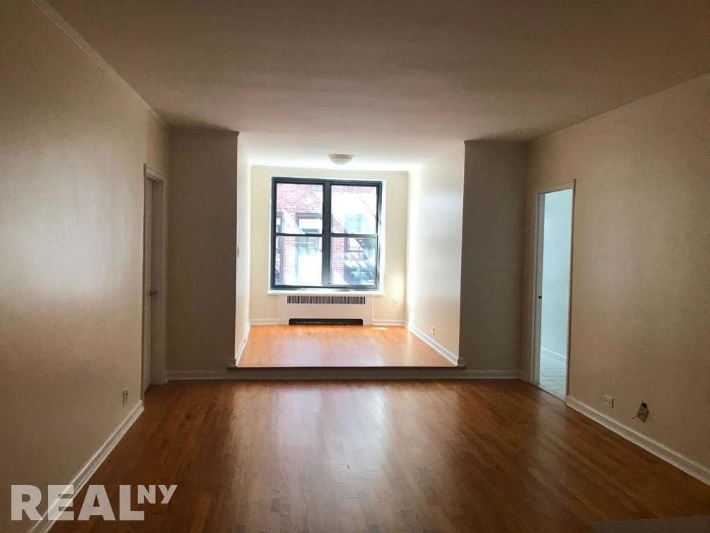 124 East 24th Street - Photo 0