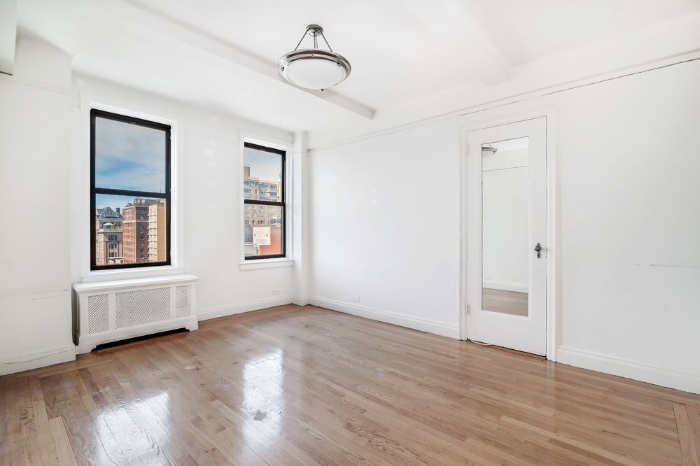 Beautiful Gramercy Unit w/ City Views - Photo 3