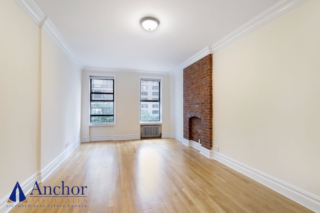 137 w 67th st - Photo 1