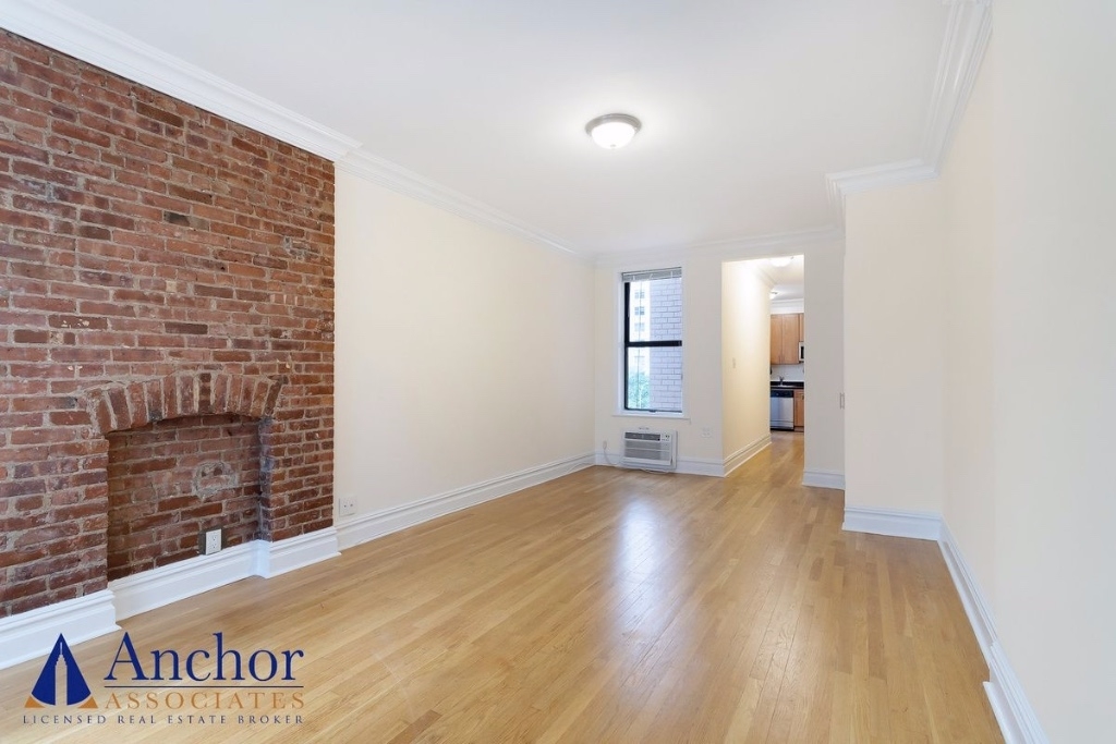 137 w 67th st - Photo 0