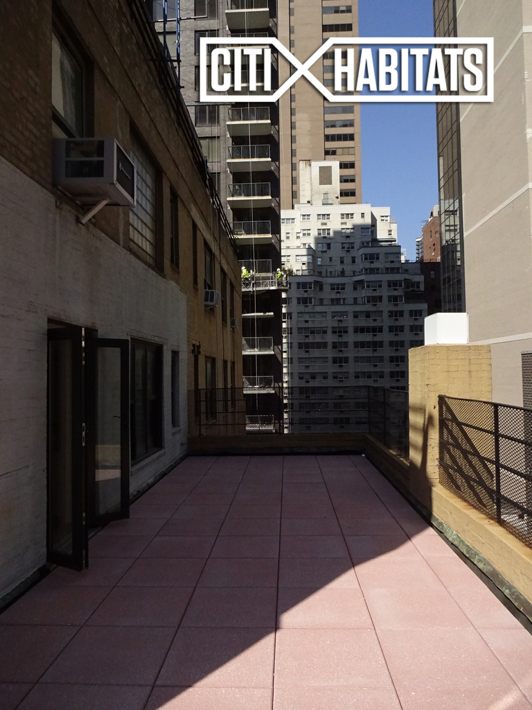 East 56th Street - Photo 6