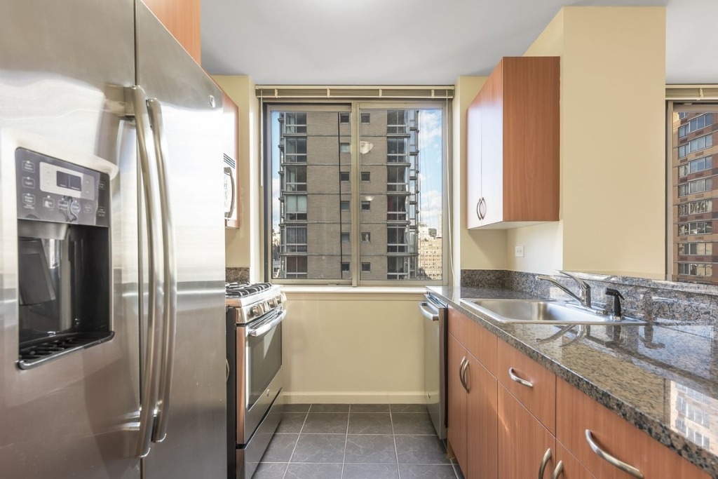 100 west 26th st - Photo 3