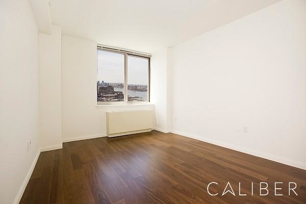 10th Avenue - Photo 1