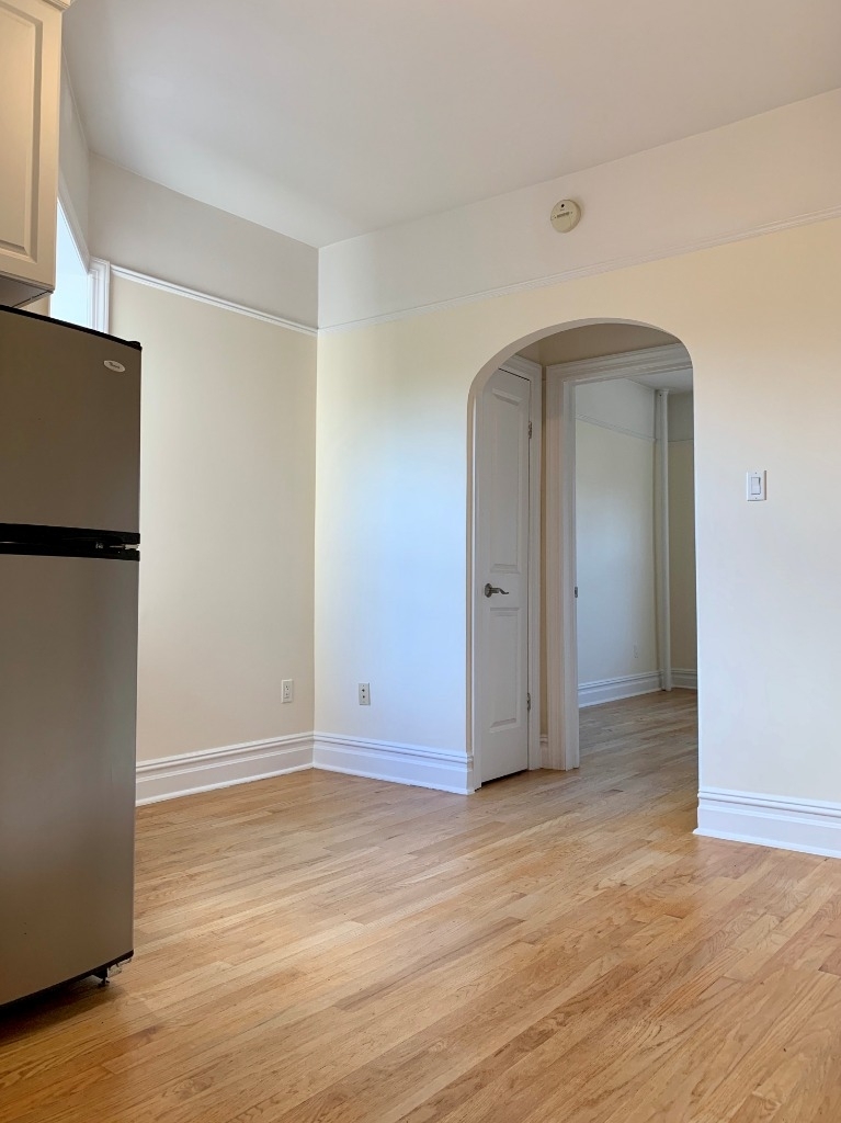 212 Grand Street - Photo 2