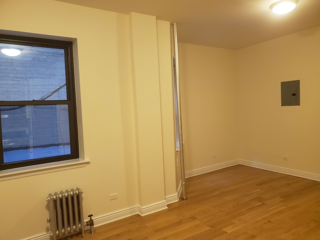 212 Grand Street - Photo 5