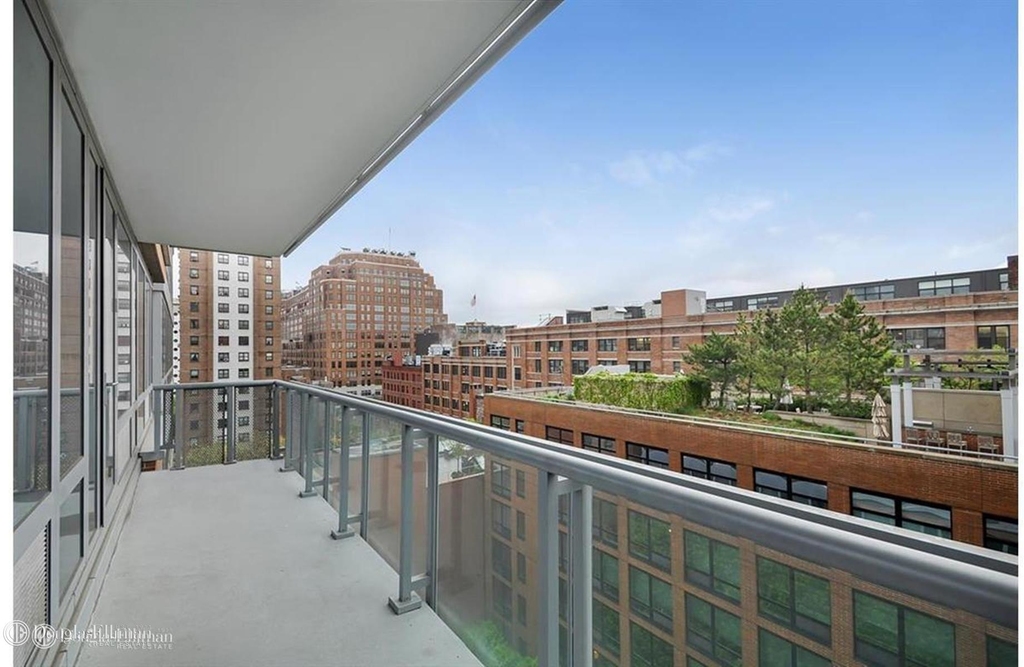 450 West 17th St - Photo 5