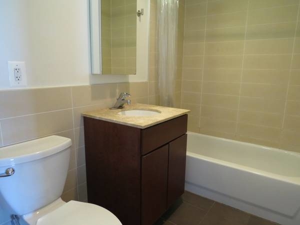 924 Metropolitan Ave - Photo 5