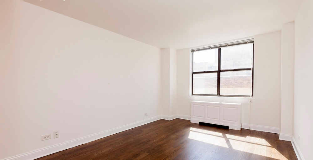 330 East 39th Street - Photo 2