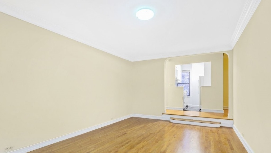 235 East 46th St - Photo 2