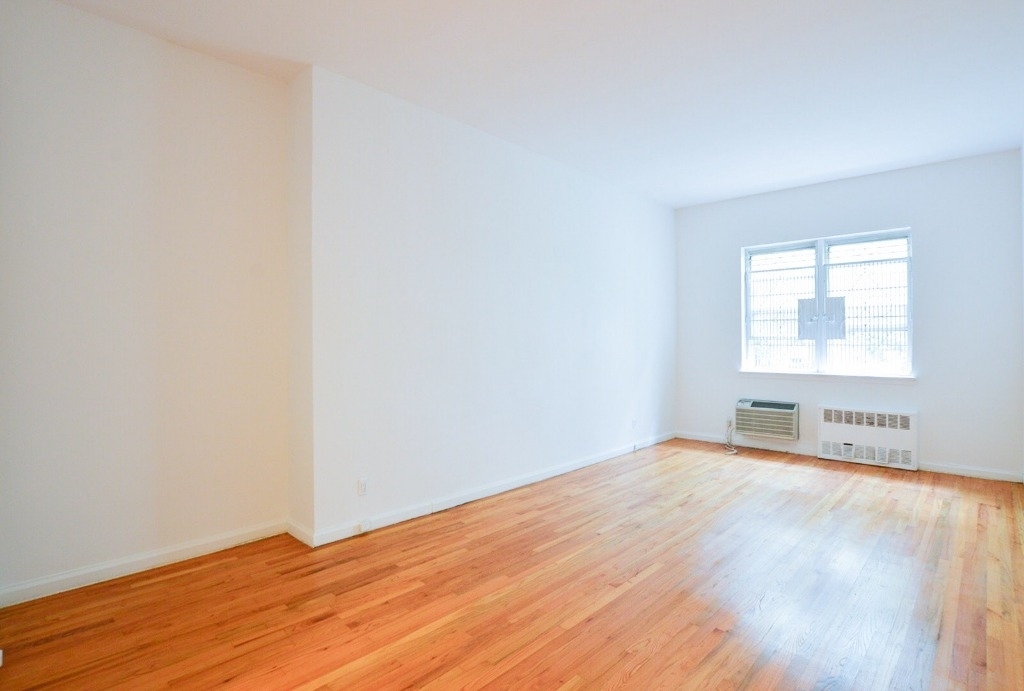 333 East 54th St - Photo 1