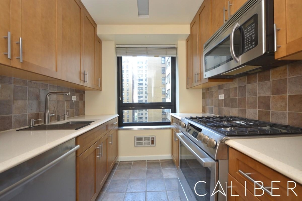 415 East 54th Street - Photo 1