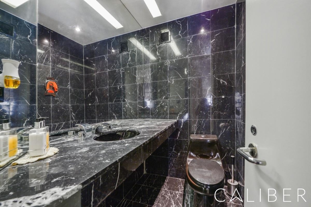 415 East 54th Street - Photo 4