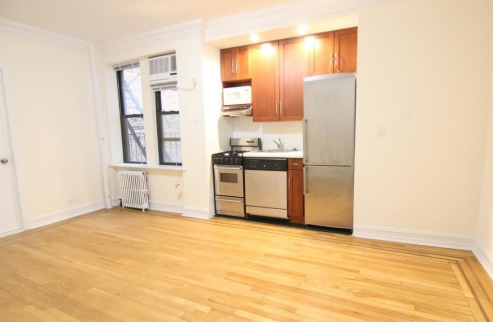 214 East 51st St - Photo 0