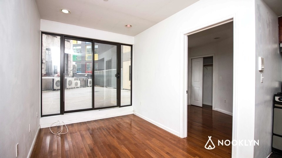 1086 Broadway - Photo 0