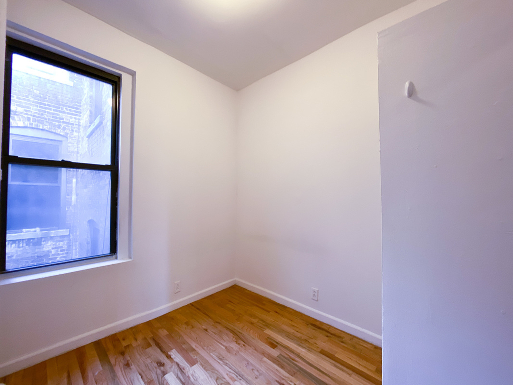  324 East 13th Street - Photo 3