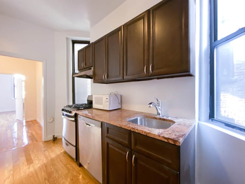  324 East 13th Street - Photo 5