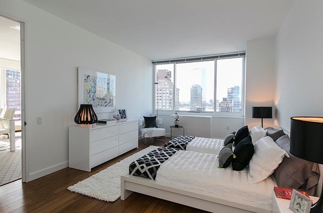 160 West 62nd Street - Photo 2