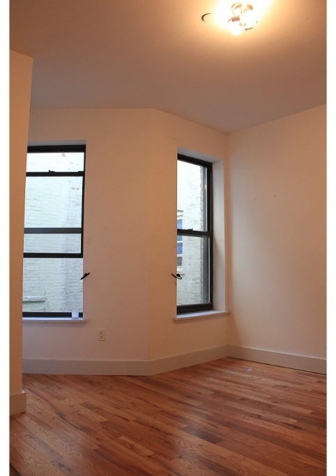 461 Park Pl  - Photo 3