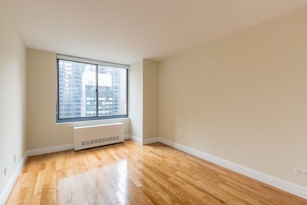 235 West 48th Street - Photo 3