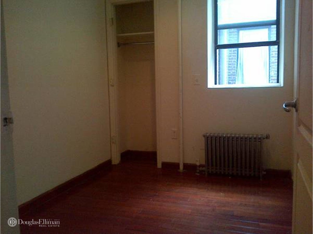 493 Ninth Avenue - Photo 3