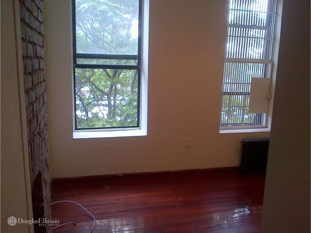 493 Ninth Avenue - Photo 1